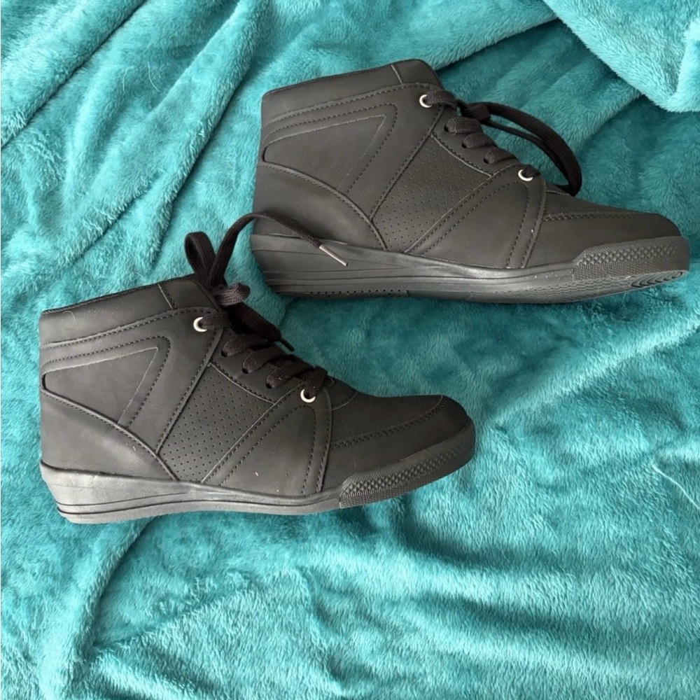 Comfortview Midnight Black High-Top Sneakers - Picture 6 of 8